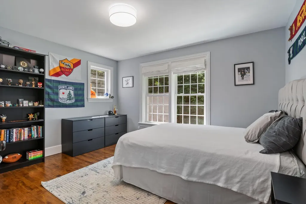 6 Thurston Lane Falmouth ME 04105