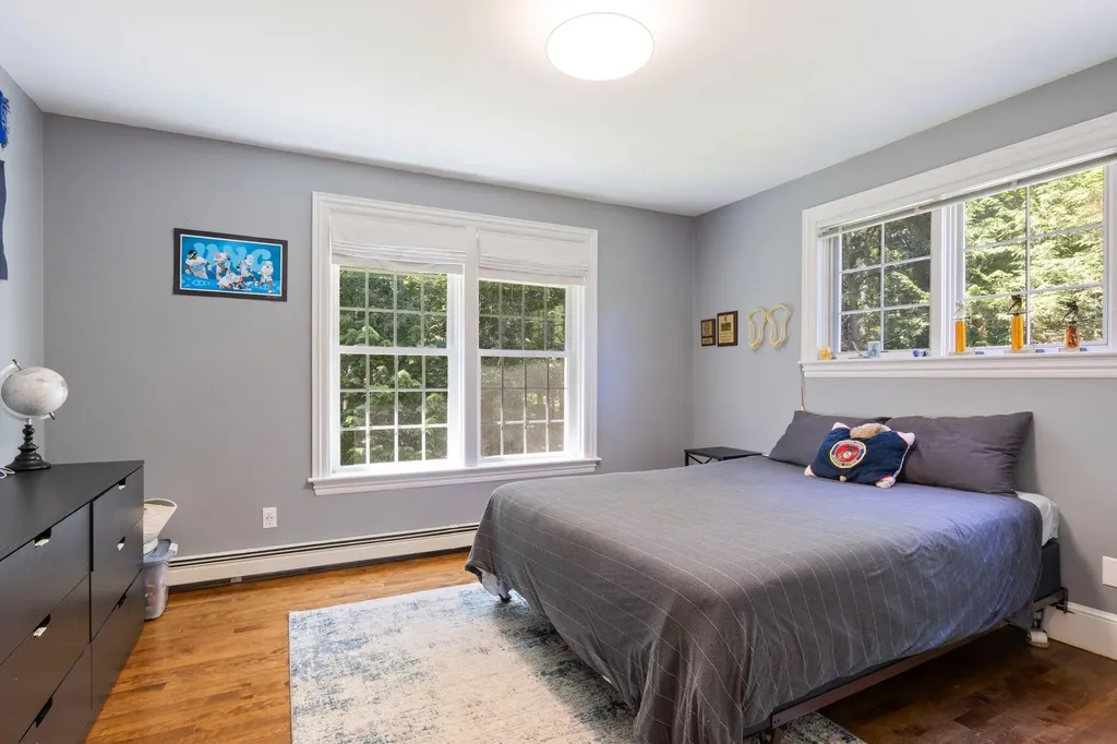 6 Thurston Lane Falmouth ME 04105