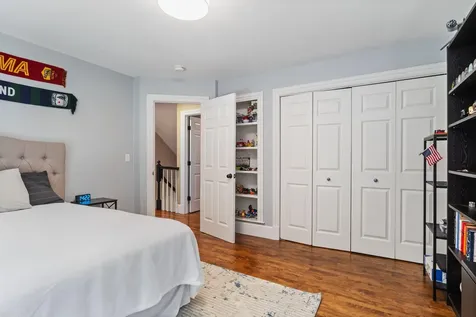 6 Thurston Lane Falmouth ME 04105
