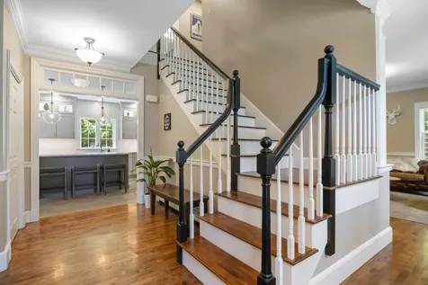 6 Thurston Lane Falmouth ME 04105