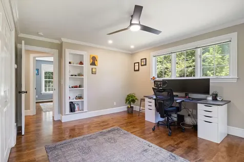 6 Thurston Lane Falmouth ME 04105