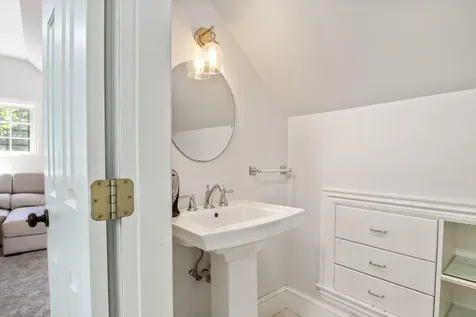 6 Thurston Lane Falmouth ME 04105