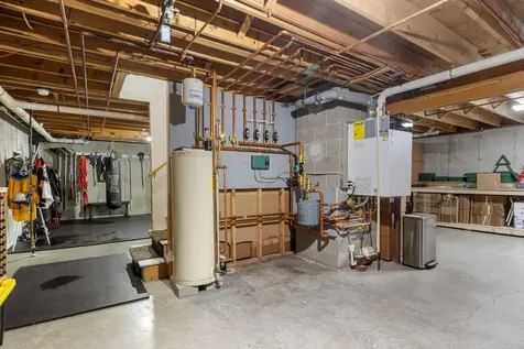 6 Thurston Lane Falmouth ME 04105