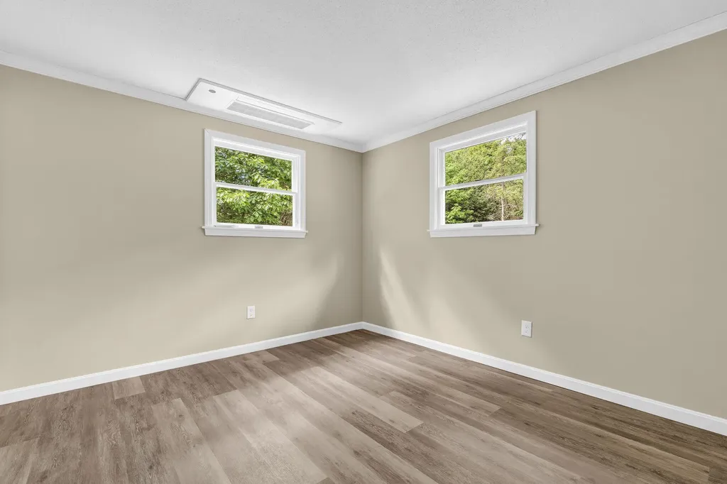 12 Norway Drive Chelsea ME 04330