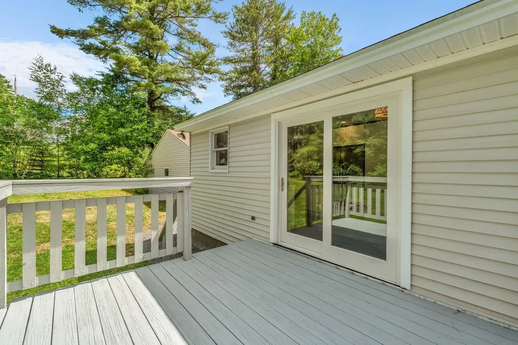 12 Norway Drive Chelsea ME 04330
