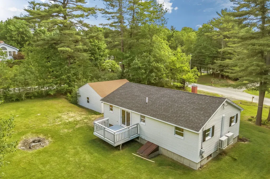 12 Norway Drive Chelsea ME 04330