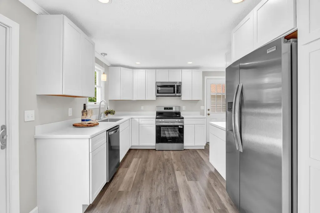 12 Norway Drive Chelsea ME 04330