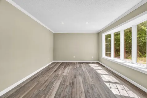 12 Norway Drive Chelsea ME 04330