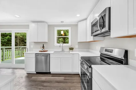 12 Norway Drive Chelsea ME 04330