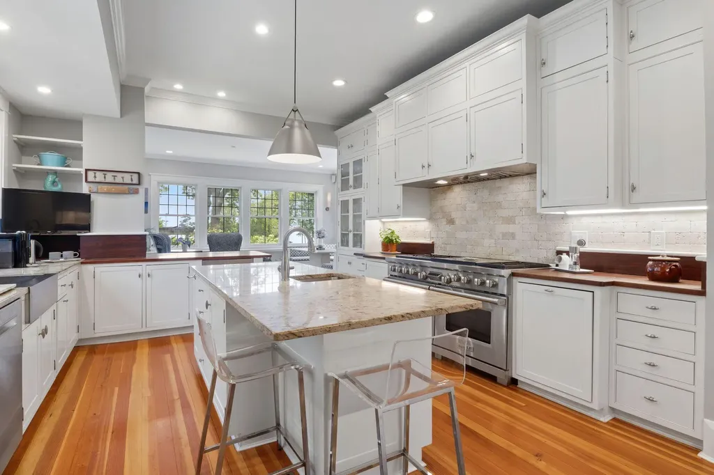5 Aldis Lane York ME 03909