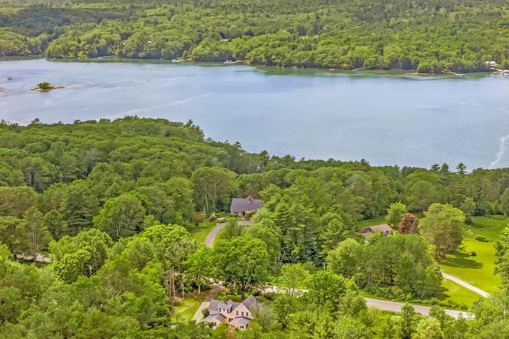 390 State Route 129 South Bristol ME 04573