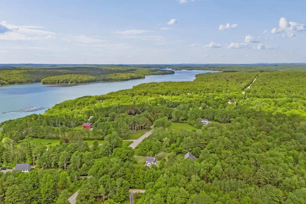 390 State Route 129 South Bristol ME 04573