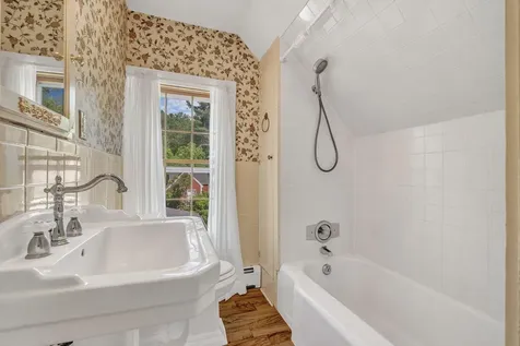 390 State Route 129 South Bristol ME 04573