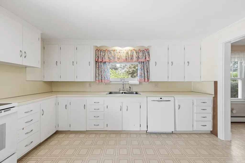 8 Court Street Rockland ME 04841