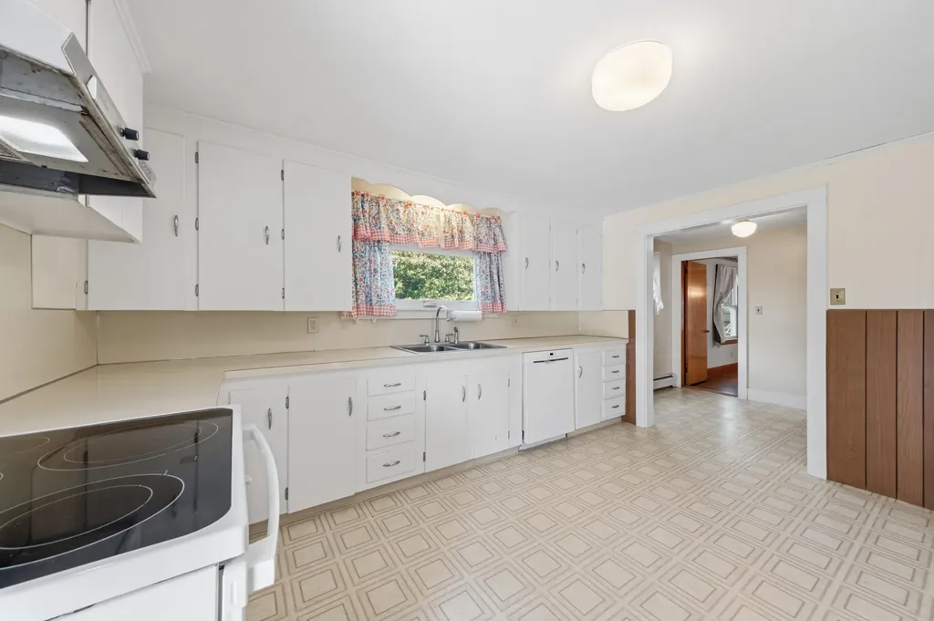 8 Court Street Rockland ME 04841
