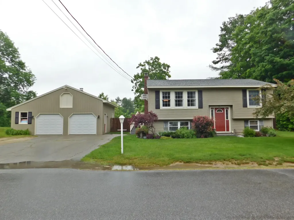 3 Spiro Avenue Gray ME 04039