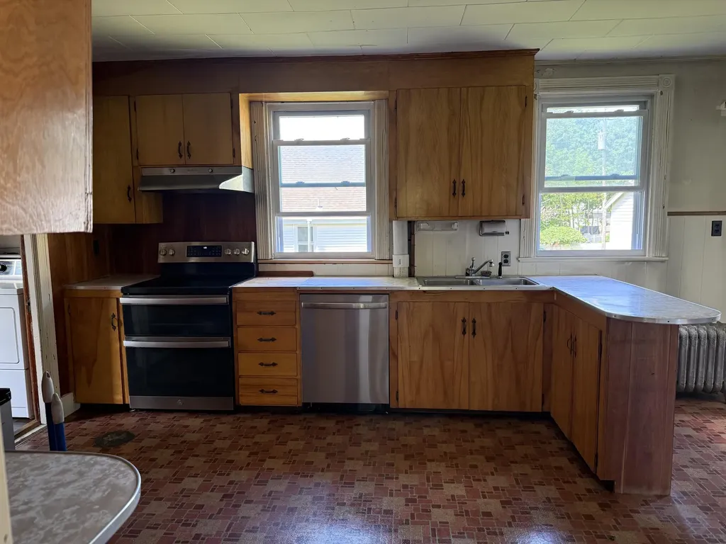 24 Central Avenue Portland ME 04108