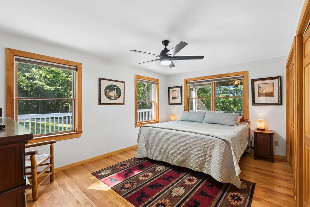 29 Beach Road Naples ME 04055