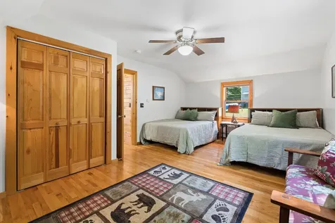 29 Beach Road Naples ME 04055