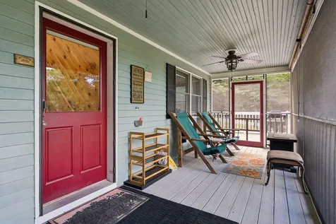 29 Beach Road Naples ME 04055