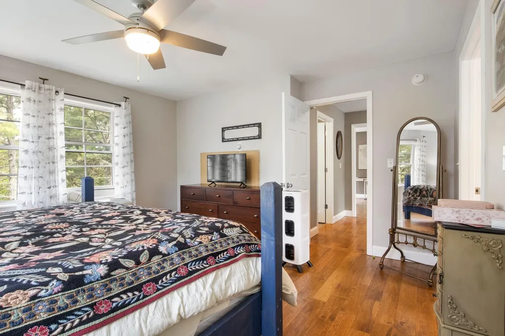 21 River Point Road Wiscasset ME 04578
