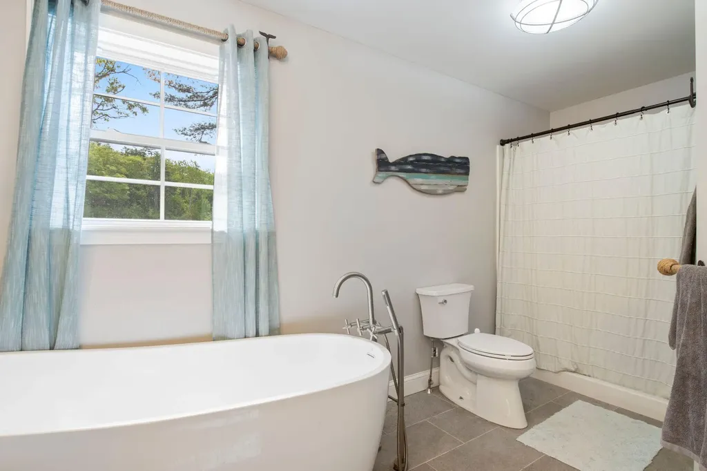 21 River Point Road Wiscasset ME 04578