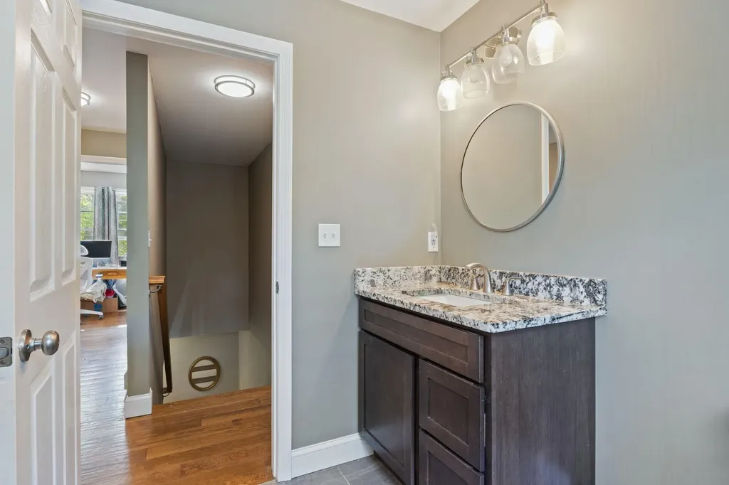 21 River Point Road Wiscasset ME 04578