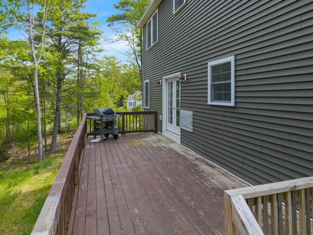 21 River Point Road Wiscasset ME 04578