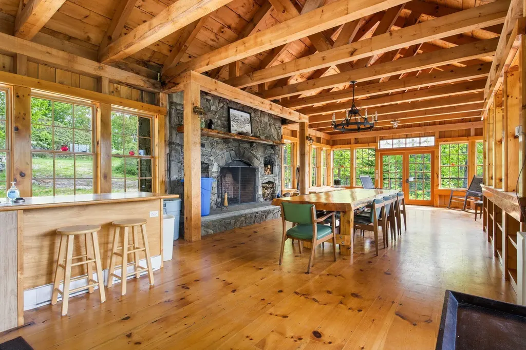 21 River Point Road Wiscasset ME 04578