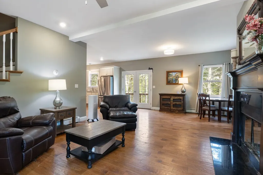 21 River Point Road Wiscasset ME 04578