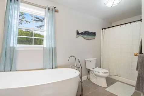 21 River Point Road Wiscasset ME 04578