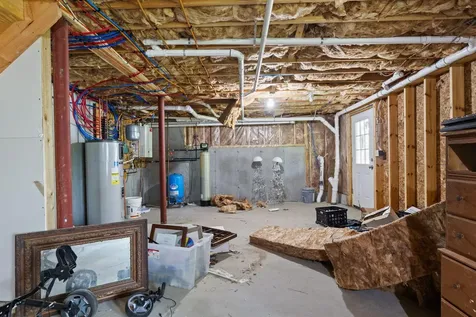 21 River Point Road Wiscasset ME 04578