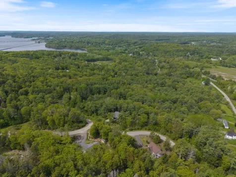 21 River Point Road Wiscasset ME 04578