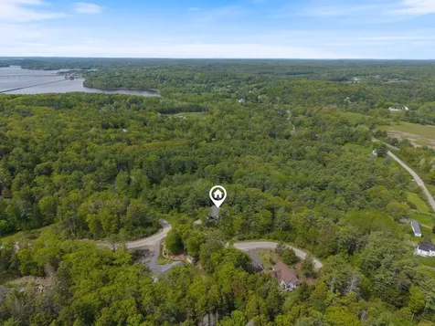 21 River Point Road Wiscasset ME 04578