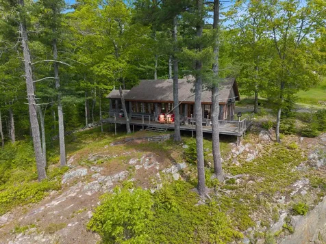 21 River Point Road Wiscasset ME 04578