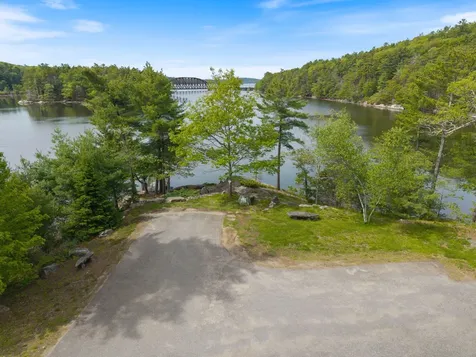 21 River Point Road Wiscasset ME 04578