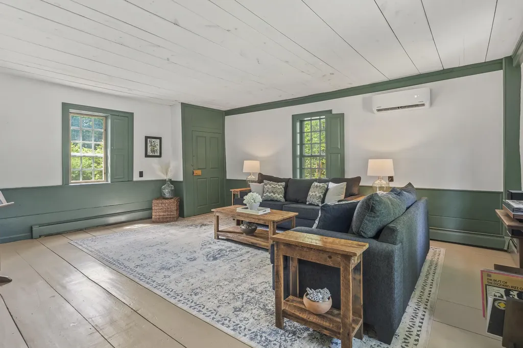 61 River Road Dresden ME 04342