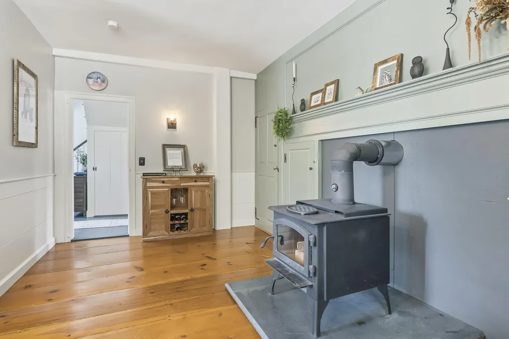 61 River Road Dresden ME 04342