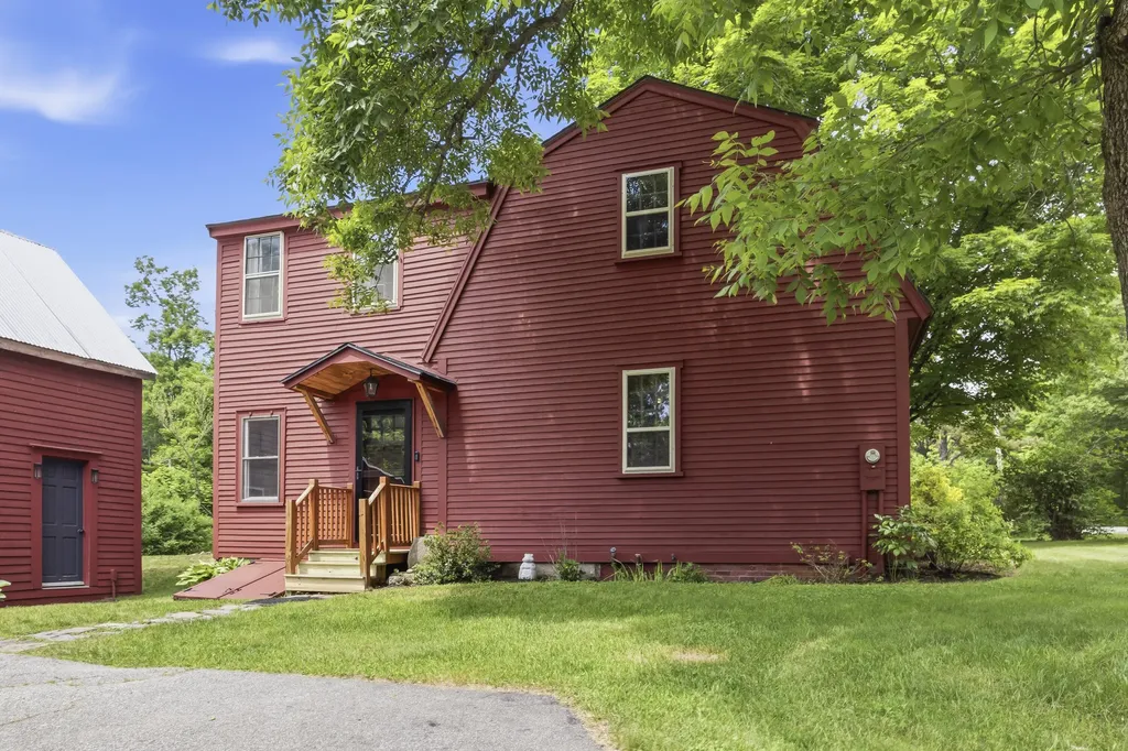 61 River Road Dresden ME 04342