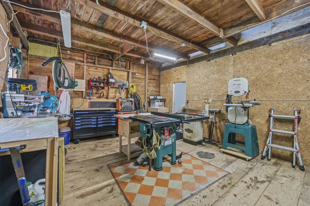61 River Road Dresden ME 04342