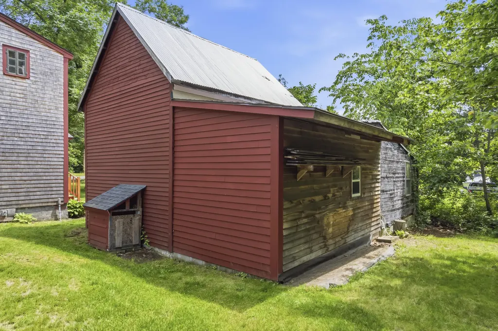 61 River Road Dresden ME 04342