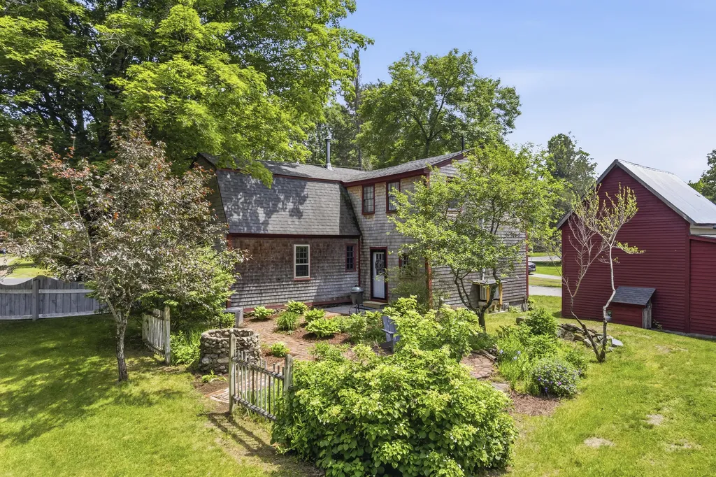 61 River Road Dresden ME 04342