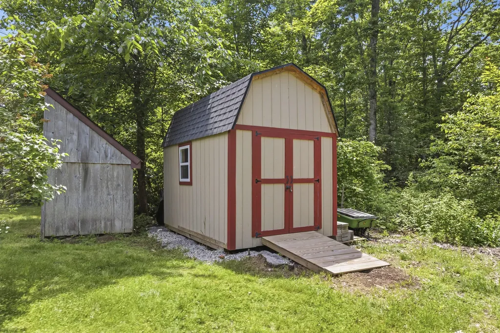 61 River Road Dresden ME 04342