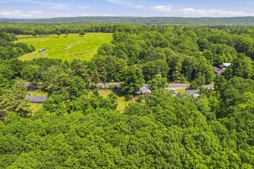 61 River Road Dresden ME 04342