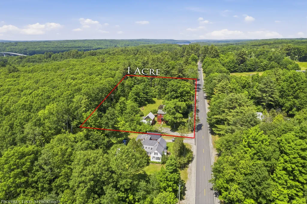 61 River Road Dresden ME 04342