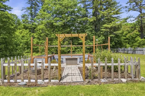 61 River Road Dresden ME 04342