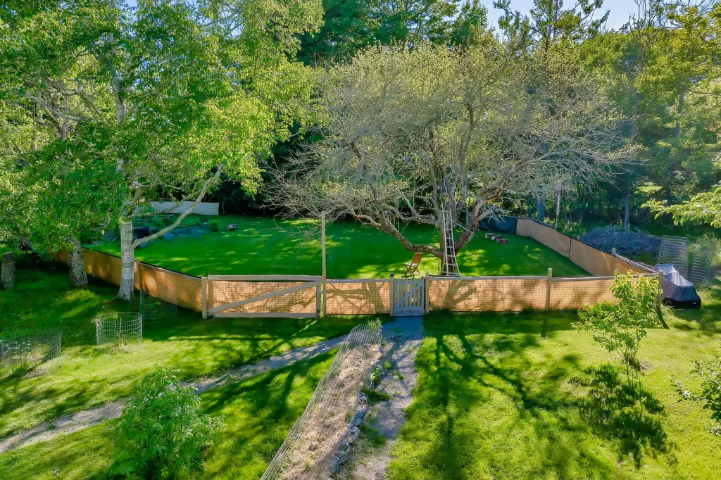 9 Naskeag Point Road Brooklin ME 04616