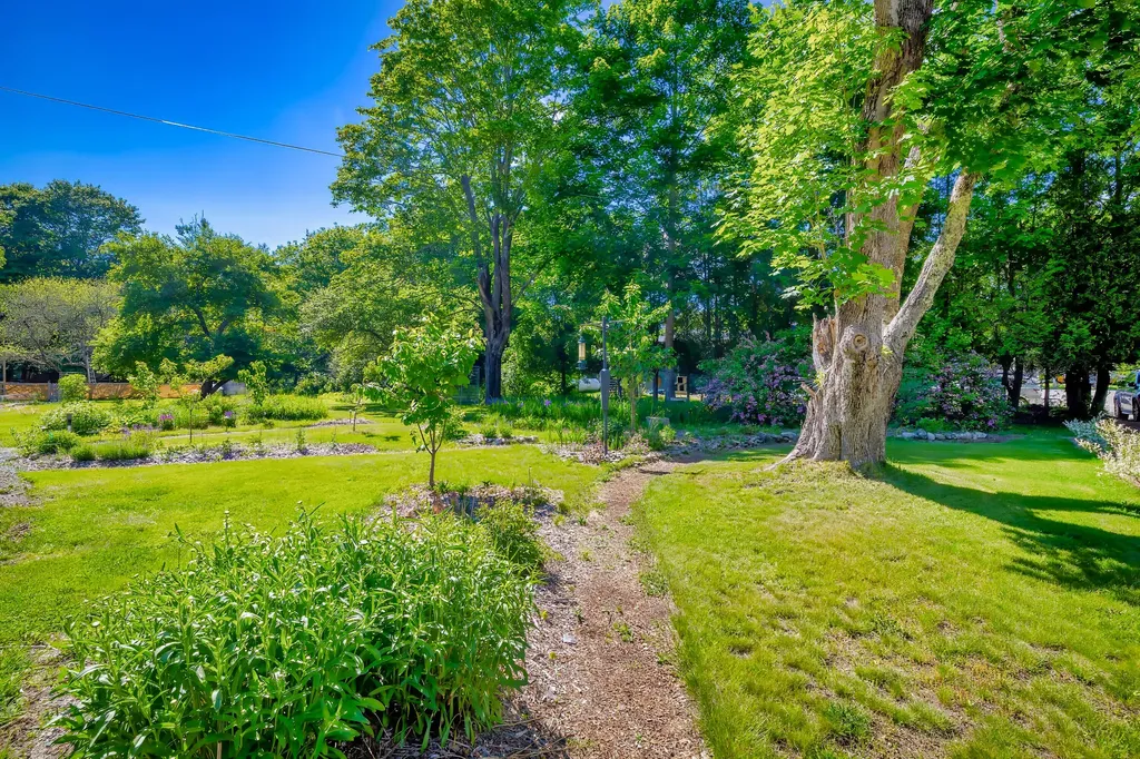 9 Naskeag Point Road Brooklin ME 04616