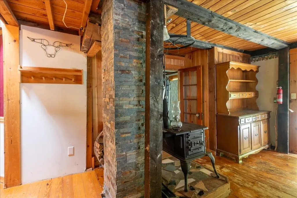 302 Mountain Road Washington ME 04574