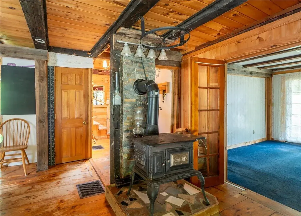 302 Mountain Road Washington ME 04574